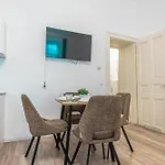 Elegant 1Br Apt - Great For Long Stays